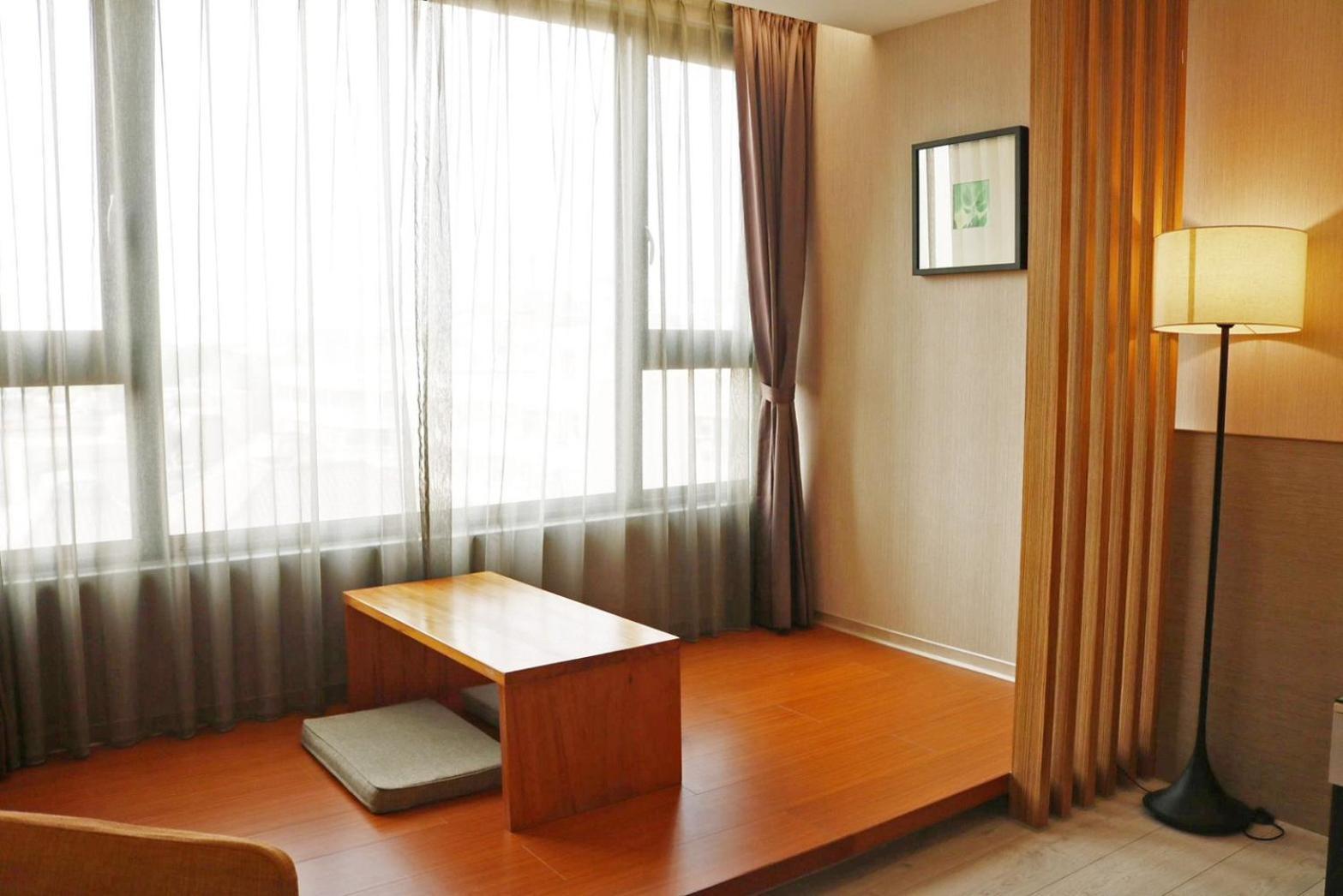 Tsun Huang Hotel Цзяї Номер фото