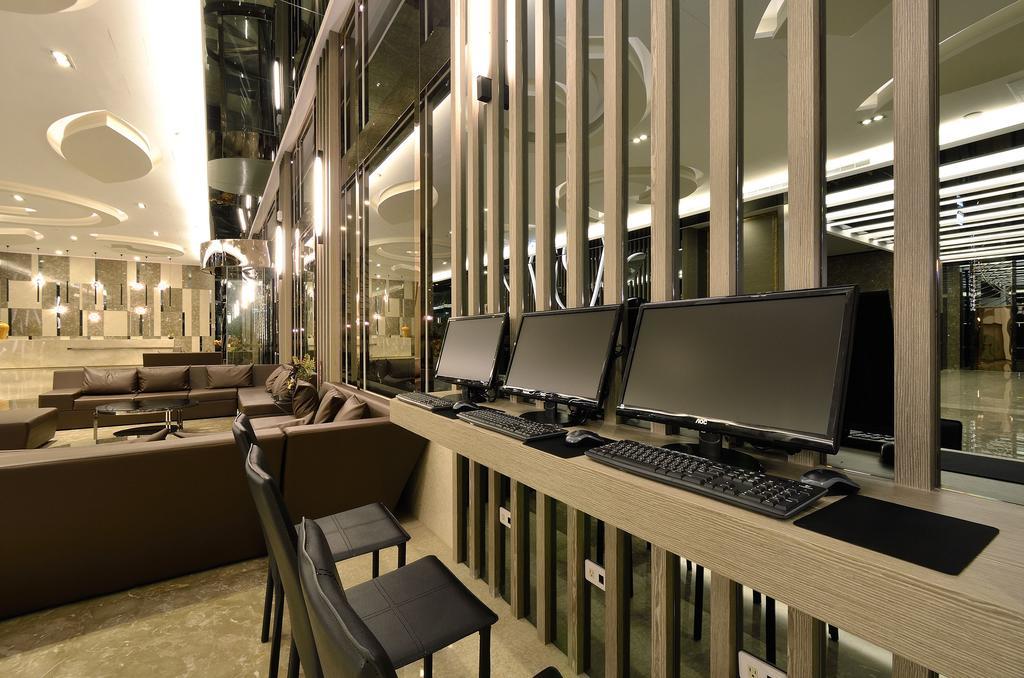 Tsun Huang Hotel Цзяї Екстер'єр фото