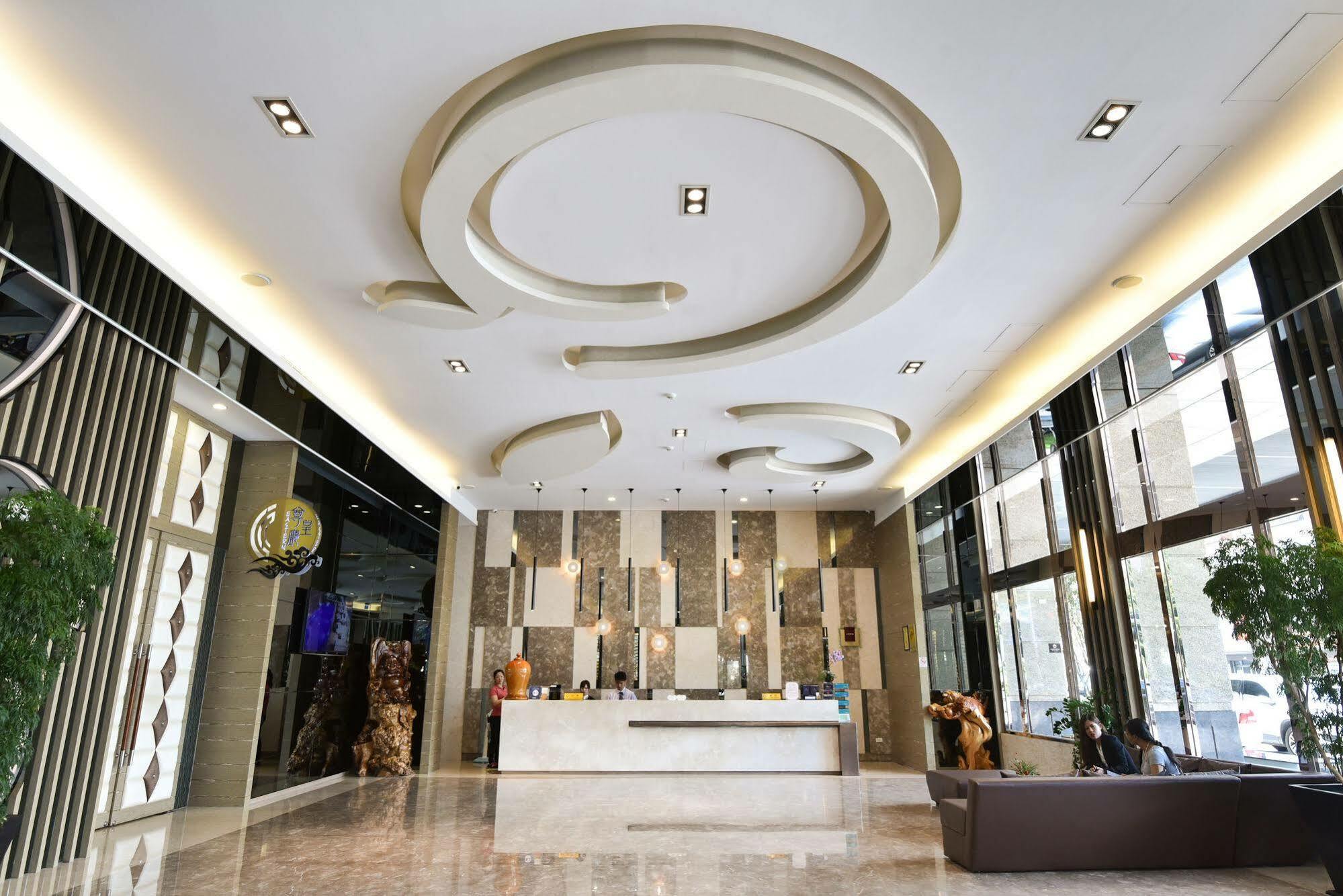 Tsun Huang Hotel Цзяї Екстер'єр фото