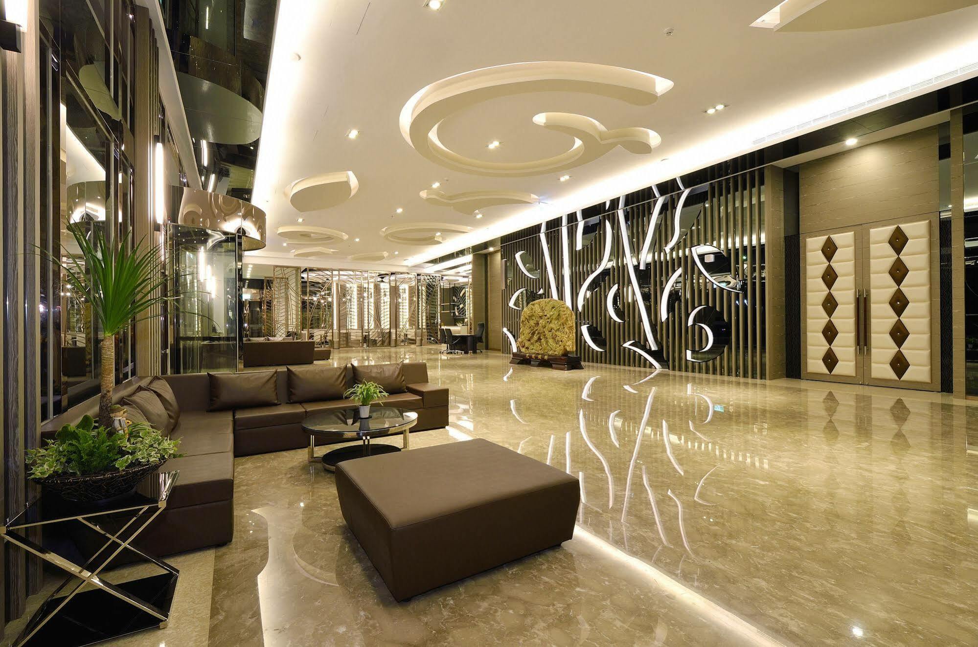 Tsun Huang Hotel Цзяї Екстер'єр фото