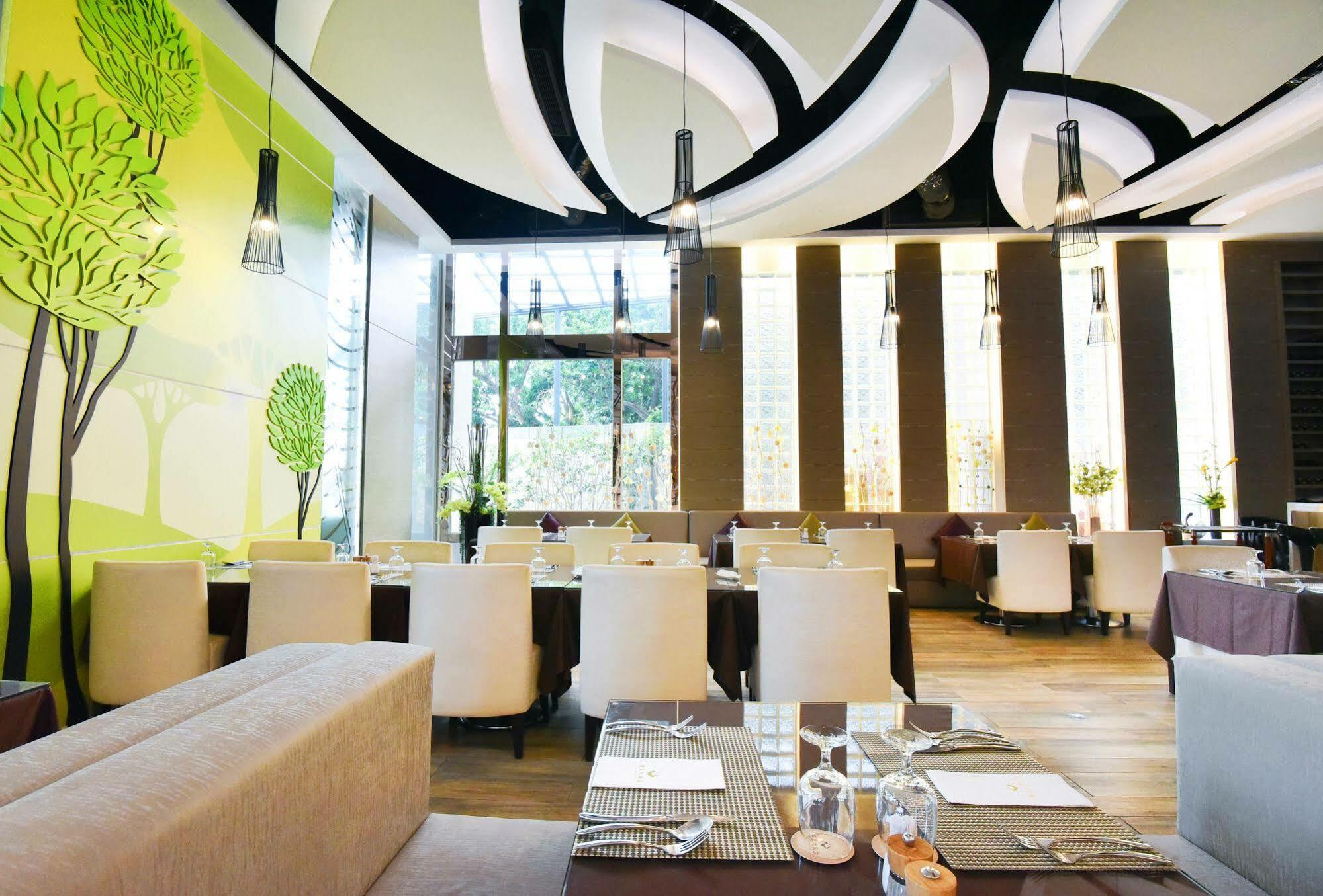 Tsun Huang Hotel Цзяї Екстер'єр фото