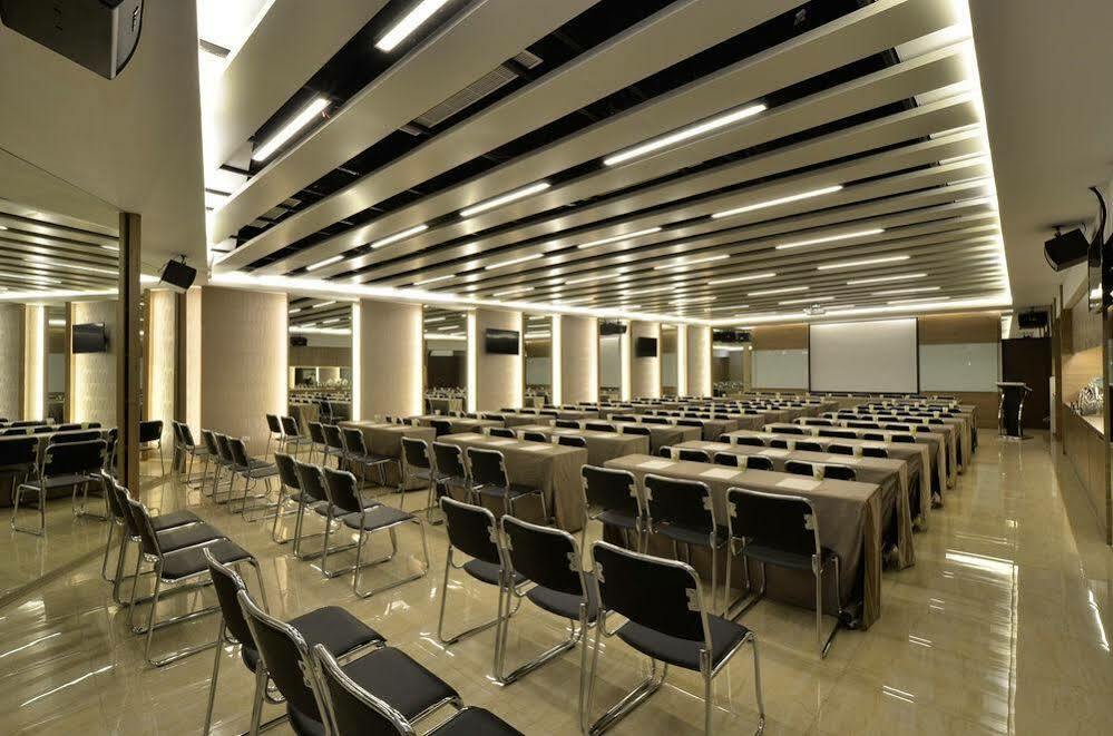 Tsun Huang Hotel Цзяї Екстер'єр фото