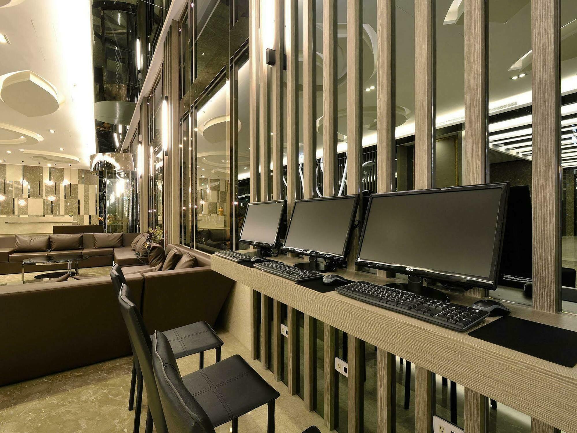 Tsun Huang Hotel Цзяї Екстер'єр фото